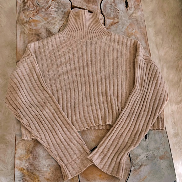 FOREVER 21 SWEATER 🪽✨ - Picture 5 of 9